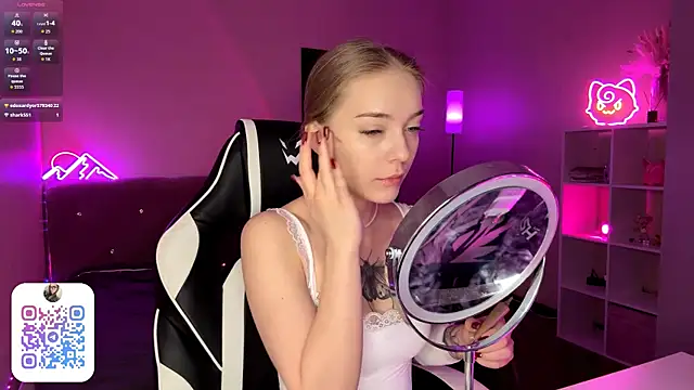 Snapshot of EvaPeace chatting on March 1, 2026, 8:31 pm EvaPeace online show from March 1, 2026, 8:31 pm