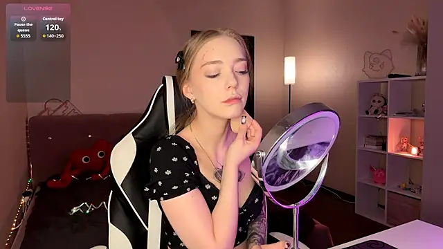 EvaPeace online show from April 2, 2026, 1:29 pm