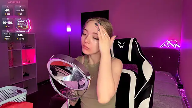 Snapshot of EvaPeace chatting on February 9, 2026, 7:23 pm EvaPeace online show from February 9, 2026, 7:23 pm