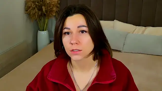 EdenSolis online show from January 19, 2026, 9:13 am