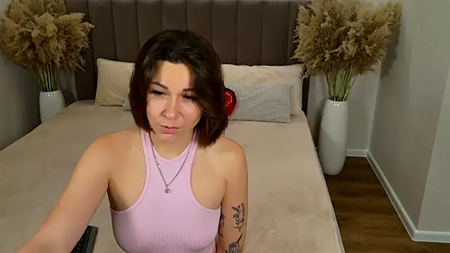 Snapshot of EdenSolis chatting on November 13, 2025, 8:07 am EdenSolis online show from November 13, 2025, 8:07 am