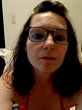 Snapshot of labellerose chatting on December 18, 2025, 6:12 pm labellerose online show from December 18, 2025, 6:12 pm