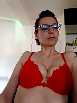 Snapshot of labellerose chatting on November 4, 2025, 12:53 pm labellerose online show from November 4, 2025, 12:53 pm