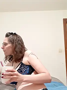 Snapshot of labellerose chatting on November 11, 2025, 6:14 pm labellerose online show from November 11, 2025, 6:14 pm