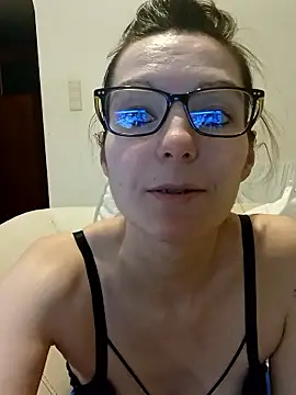 Snapshot of labellerose chatting on January 8, 2026, 6:03 pm labellerose online show from January 8, 2026, 6:03 pm