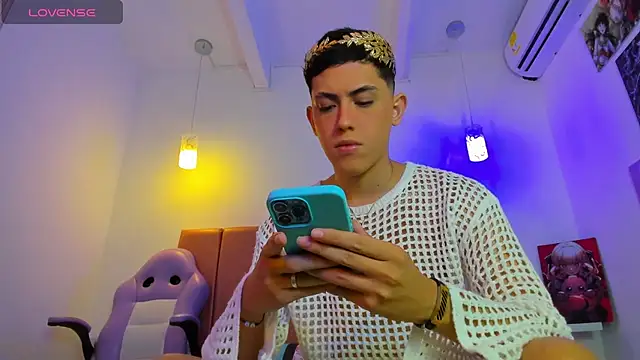 Snapshot of Iam_criss09 chatting on December 15, 2025, 8:03 pm Iam criss09 online show from December 15, 2025, 8:03 pm