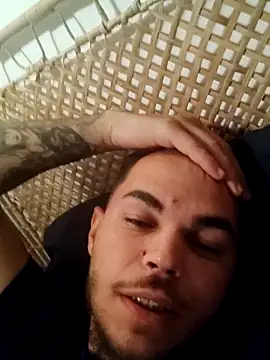 Snapshot of Alexszader36 chatting on November 18, 2025, 9:40 pm Alexszader36 online show from November 18, 2025, 9:40 pm