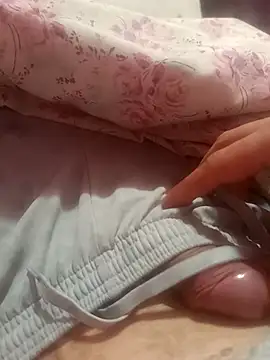 Snapshot of Alexszader36 chatting on April 8, 2026, 10:00 pm Alexszader36 online show from April 8, 2026, 10:00 pm