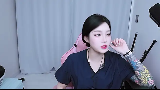 Snapshot of MISA_02 chatting on December 16, 2025, 12:20 pm MISA 02 online show from December 16, 2025, 12:20 pm