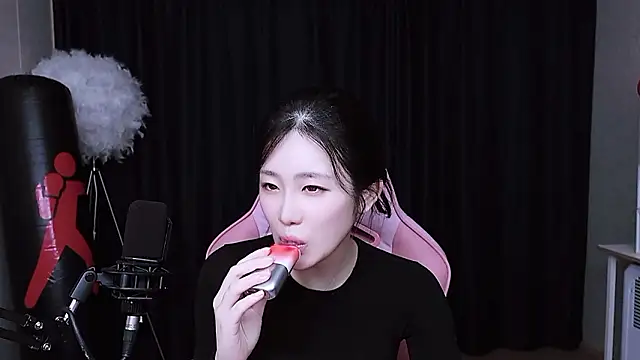 Snapshot of MISA_02 chatting on November 6, 2025, 1:15 pm MISA 02 online show from November 6, 2025, 1:15 pm