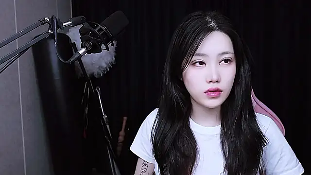 Snapshot of MISA_02 chatting on November 14, 2025, 1:37 pm MISA 02 online show from November 14, 2025, 1:37 pm