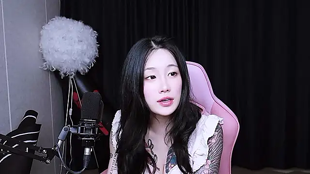 Snapshot of MISA_02 chatting on October 22, 2025, 12:37 pm MISA 02 online show from October 22, 2025, 12:37 pm