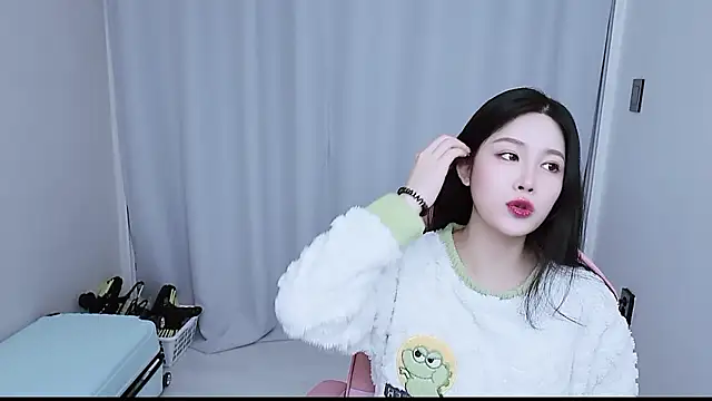 Snapshot of MISA_02 chatting on December 18, 2025, 12:53 pm MISA 02 online show from December 18, 2025, 12:53 pm