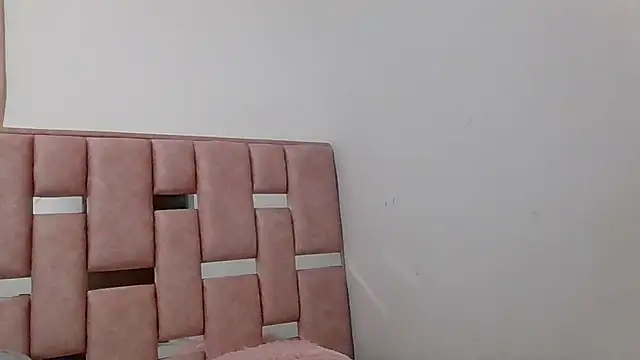 Snapshot of abby_moss_2 chatting on December 16, 2025, 5:22 am abby moss 2 online show from December 16, 2025, 5:22 am