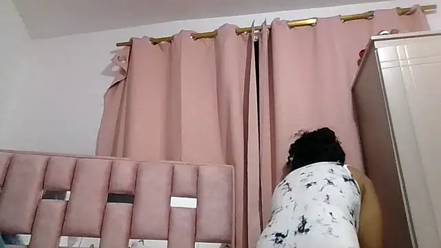 Snapshot of abby_moss_2 chatting on December 1, 2025, 5:30 am abby moss 2 online show from December 1, 2025, 5:30 am