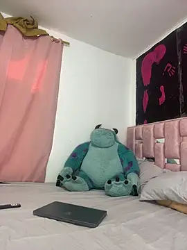 Snapshot of abby_moss_2 chatting on October 21, 2025, 1:32 pm abby moss 2 online show from October 21, 2025, 1:32 pm