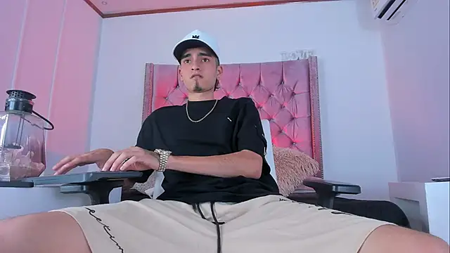 Ethan Boy  online show from November 21, 2025, 7:35 pm