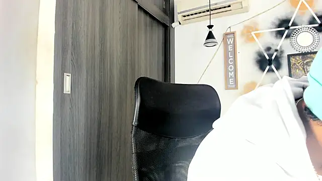 Snapshot of jhapsson_wong chatting on October 15, 2025, 1:52 pm jhapsson wong online show from October 15, 2025, 1:52 pm