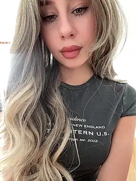 JudithCarly online show from May 17, 2026, 12:49 pm