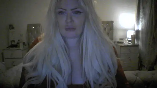 Sultress6969 online show from October 14, 2025, 6:52 pm