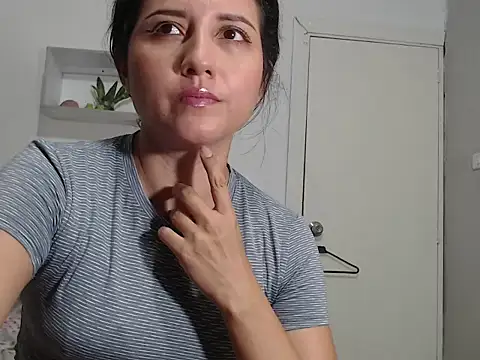 Snapshot of Renata_Rivas chatting on January 13, 2026, 4:27 am Renata Rivas online show from January 13, 2026, 4:27 am