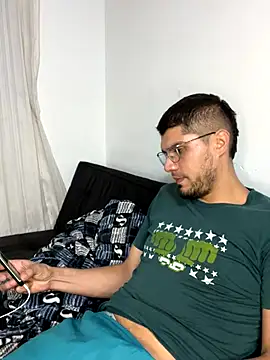 Snapshot of mirallesandbig chatting on November 15, 2025, 11:20 pm mirallesandbig online show from November 15, 2025, 11:20 pm