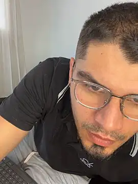 Snapshot of mirallesandbig chatting on October 27, 2025, 9:38 pm mirallesandbig online show from October 27, 2025, 9:38 pm