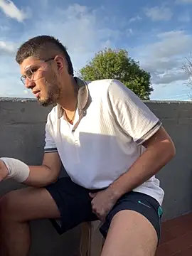 Snapshot of mirallesandbig chatting on October 31, 2025, 9:54 pm mirallesandbig online show from October 31, 2025, 9:54 pm