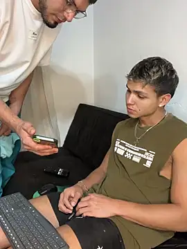 Snapshot of mirallesandbig chatting on December 3, 2025, 12:55 am mirallesandbig online show from December 3, 2025, 12:55 am