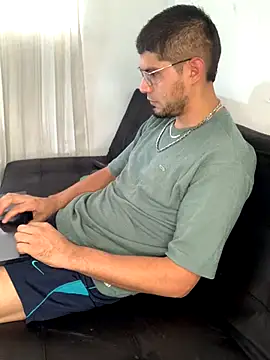 Snapshot of mirallesandbig chatting on October 23, 2025, 9:24 pm mirallesandbig online show from October 23, 2025, 9:24 pm