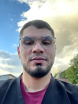 Snapshot of mirallesandbig chatting on October 24, 2025, 10:09 pm mirallesandbig online show from October 24, 2025, 10:09 pm