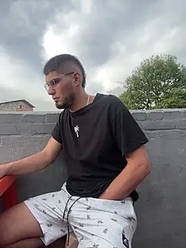 Snapshot of mirallesandbig chatting on November 5, 2025, 10:02 pm mirallesandbig online show from November 5, 2025, 10:02 pm