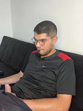 Snapshot of mirallesandbig chatting on November 22, 2025, 11:14 pm mirallesandbig online show from November 22, 2025, 11:14 pm