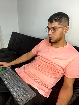 Snapshot of mirallesandbig chatting on December 4, 2025, 10:31 pm mirallesandbig online show from December 4, 2025, 10:31 pm