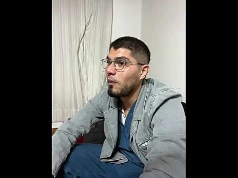 Snapshot of mirallesandbig chatting on December 15, 2025, 11:20 pm mirallesandbig online show from December 15, 2025, 11:20 pm