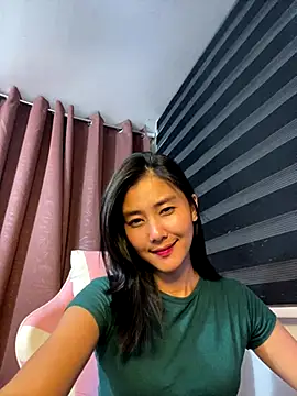 Snapshot of De_amore chatting on November 27, 2025, 11:21 am De amore online show from November 27, 2025, 11:21 am