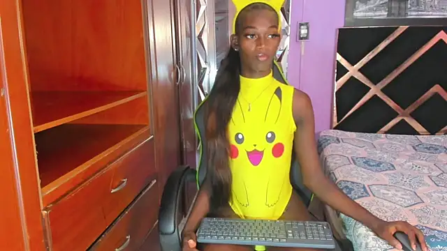 Snapshot of Kimberlyn_Black chatting on October 23, 2025, 12:31 am Kimberlyn Black online show from October 23, 2025, 12:31 am