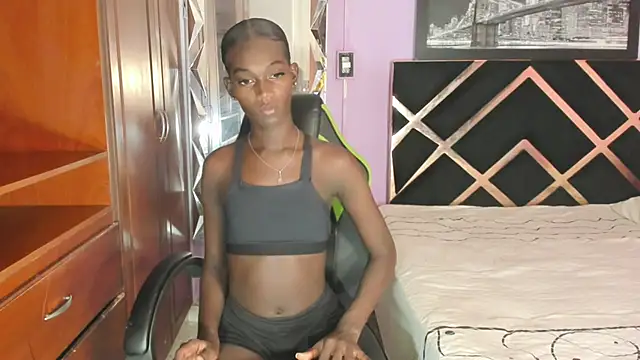 Snapshot of Kimberlyn_Black chatting on October 31, 2025, 4:09 am Kimberlyn Black online show from October 31, 2025, 4:09 am