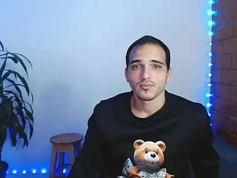 Maax3023 online show from November 6, 2025, 6:34 pm