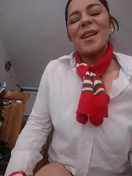 Snapshot of disneey2888 chatting on December 1, 2025, 4:41 pm disneey2888 online show from December 1, 2025, 4:41 pm