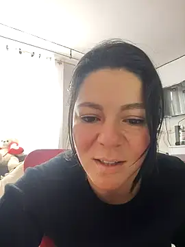 Snapshot of disneey2888 chatting on November 10, 2025, 4:23 pm disneey2888 online show from November 10, 2025, 4:23 pm