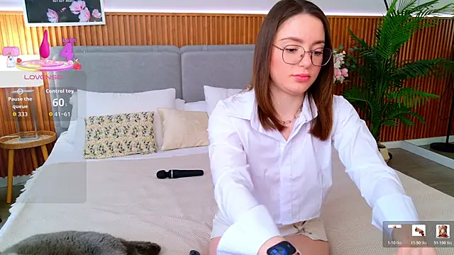 JulliRoss online show from May 13, 2026, 5:03 am