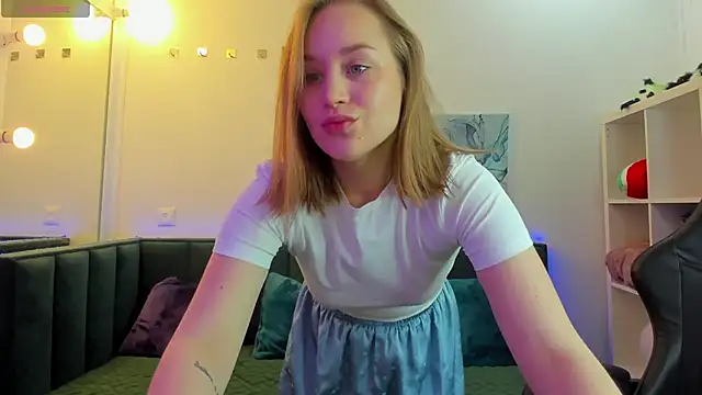 Snapshot of Melissa_new22 chatting on October 29, 2025, 11:58 pm Melissa new22 online show from October 29, 2025, 11:58 pm