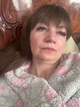 Snapshot of Butterfly8385 chatting on May 17, 2026, 6:24 am Butterfly8385 online show from May 17, 2026, 6:24 am