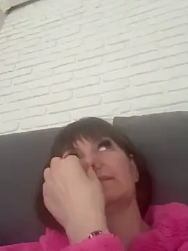 Butterfly8385 online show from March 6, 2026, 9:37 am