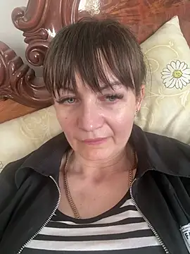 Snapshot of Butterfly8385 chatting on May 11, 2026, 11:00 am Butterfly8385 online show from May 11, 2026, 11:00 am