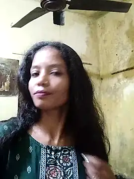 Snapshot of Jaanvi_G chatting on October 29, 2025, 1:21 pm Jaanvi G online show from October 29, 2025, 1:21 pm