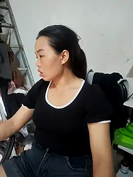 pusi xinh online show from October 15, 2025, 3:49 am