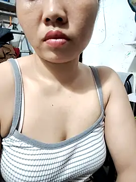 pusi xinh online show from October 13, 2025, 5:09 am
