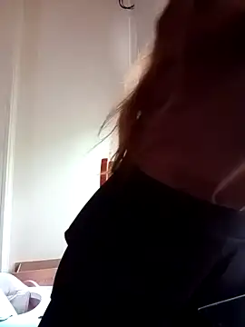 tuongvycute online show from October 31, 2025, 12:29 am